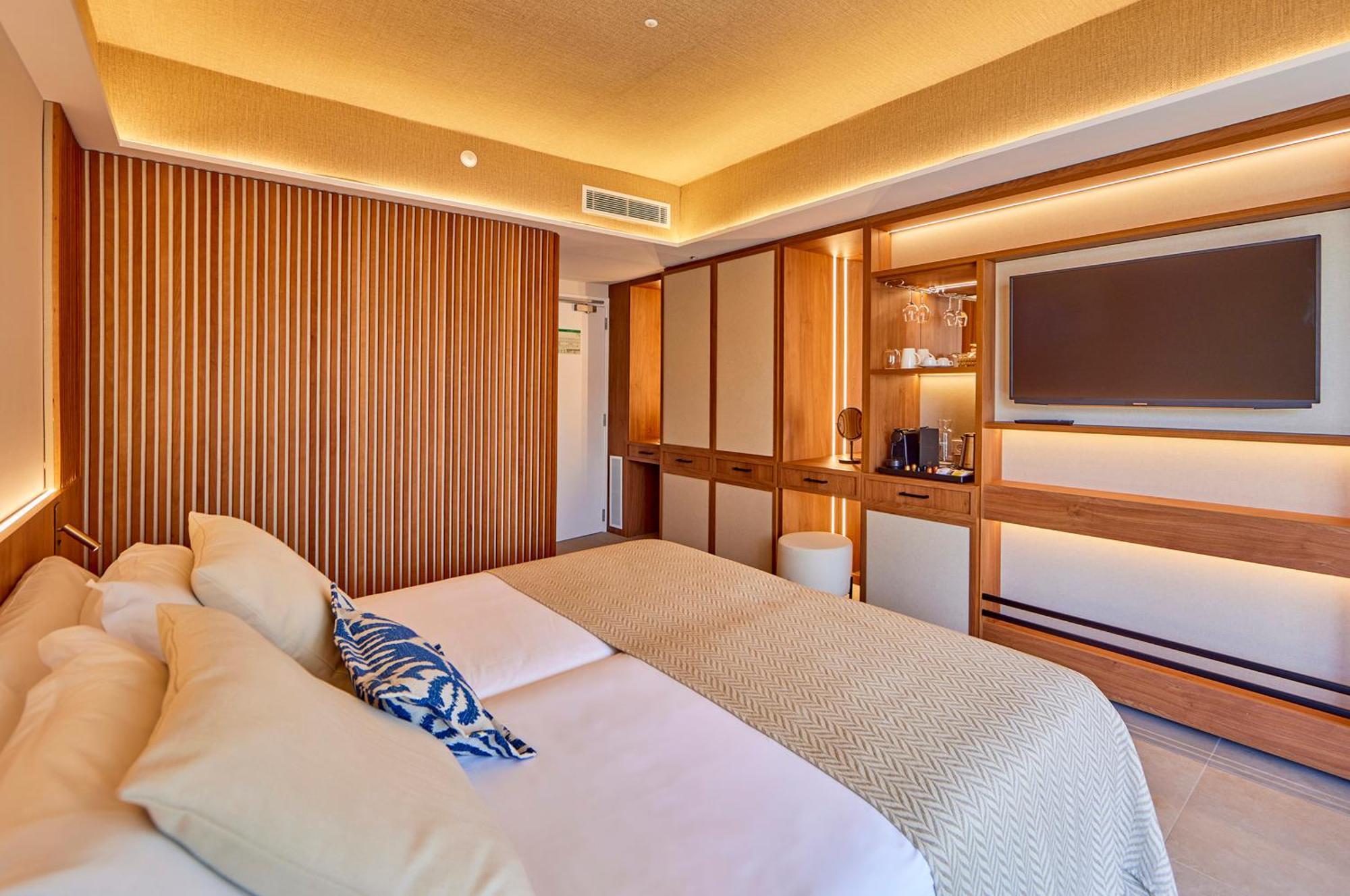 Universal Grand Leon & Spa Colonia de Sant Jordi Extérieur photo